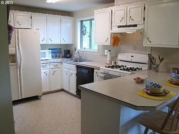 4th image of 8006 NE 27th St