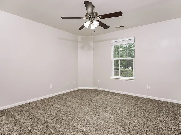 4027 Taylor Oaks Dr — Photo 14