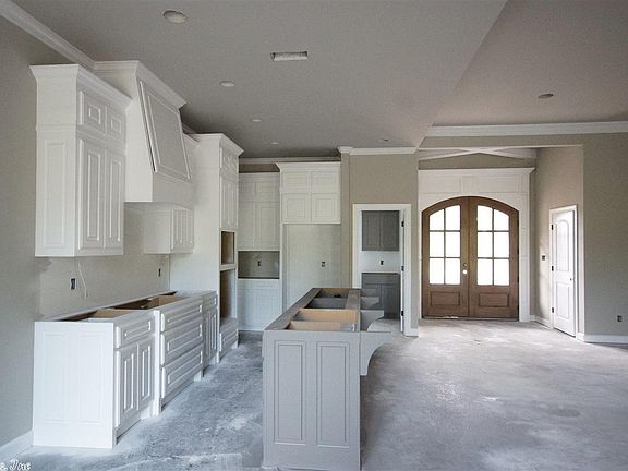 3rd image of 3000 Creekside Dr