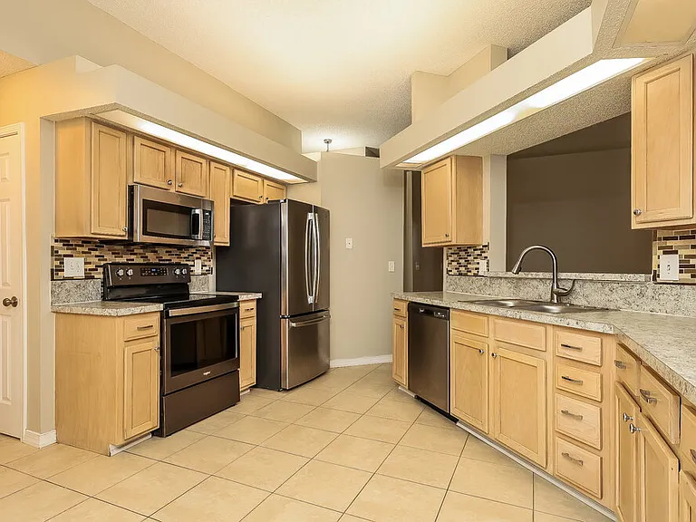 338 Wildberry Ct — Photo 7