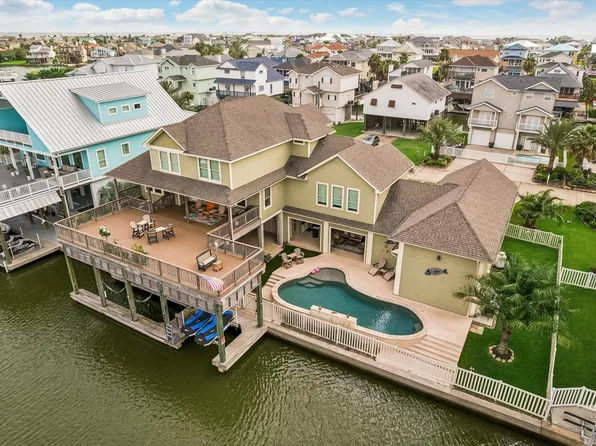 1522 Windsong Way, Tiki Island, TX 77554