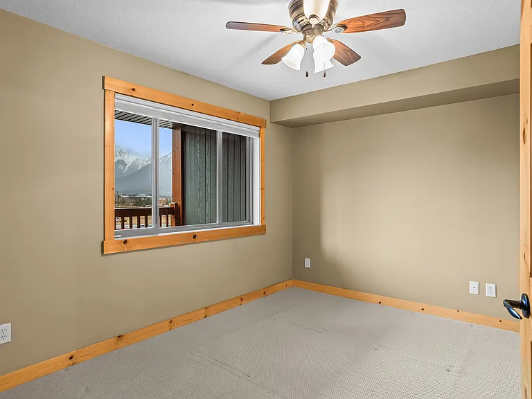 300 Palliser Ln #323 — Photo 40
