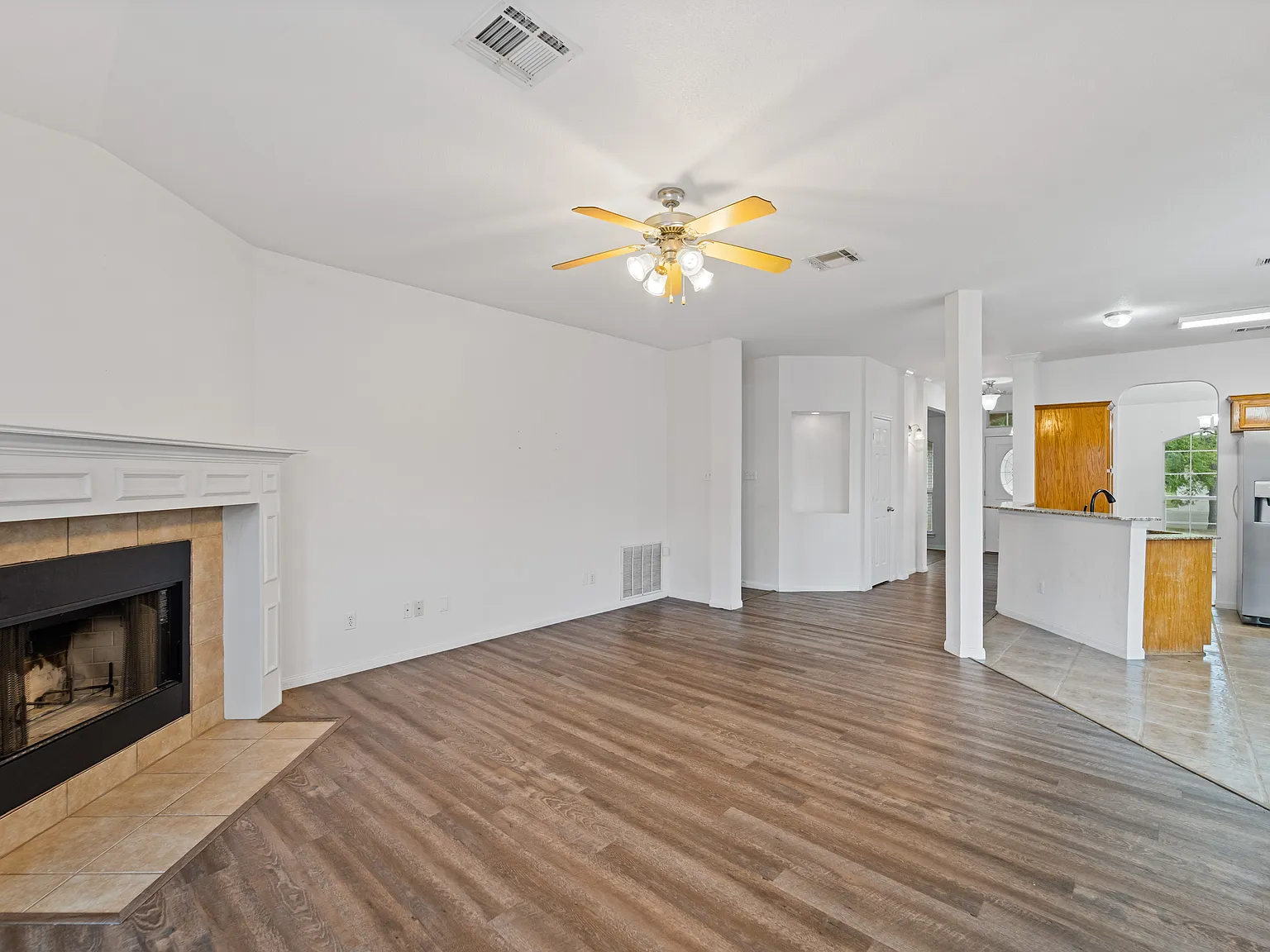 3 bed, 1761 sqft, $1,800 — Photo 4