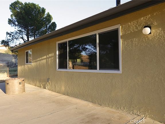 3rd image of 39396 Cary Rd