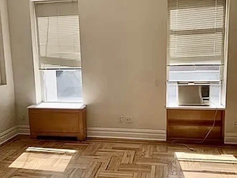 849 Lexington Ave #3R — Photo 2