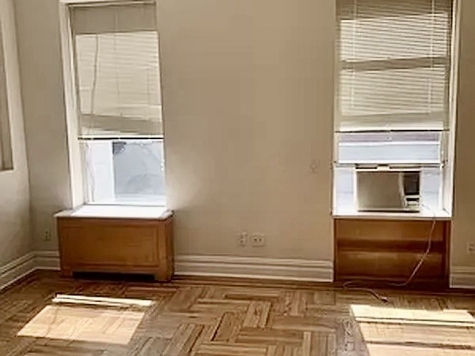 2nd image of 849 Lexington Ave APT 3R