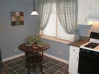 5th image of 1438 N Pembroke Dr