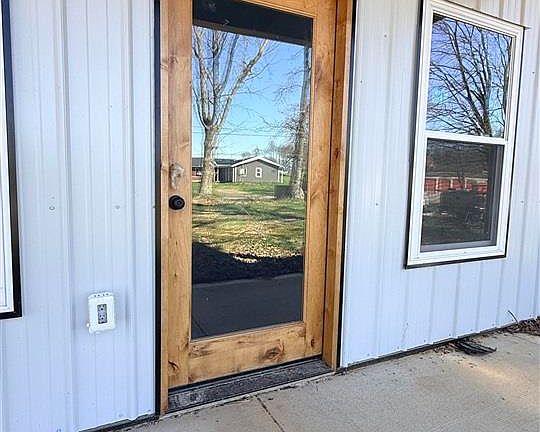 2nd image of 152 Creason Ln