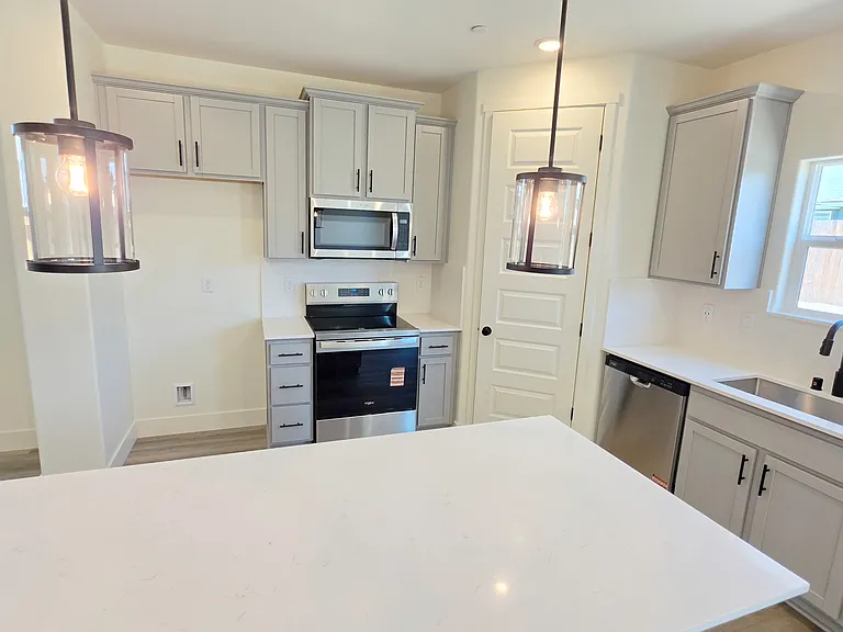 7408 Brenner Pass Way — Photo 27