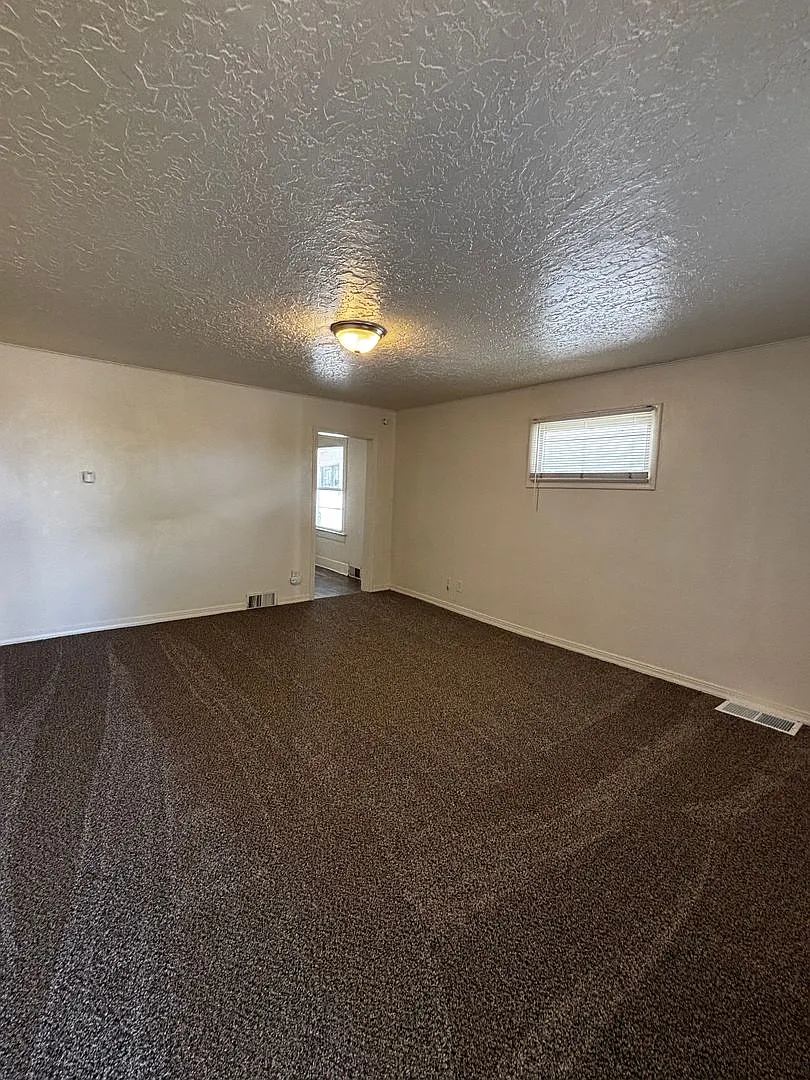 Building Photo - 1341 N Harrison Ave