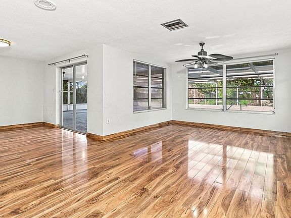 3rd image of 10121 OLEANDER DRIVE