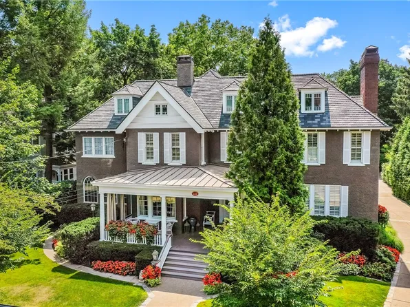 224 Thorn St, Sewickley, PA 15143