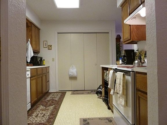 5th image of 10 Cedars Ln