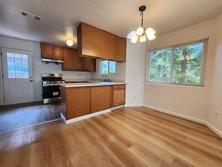 1101 Mission Blvd — Photo 24