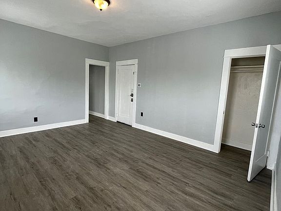 3rd image of 417-453 W Cowles St #429