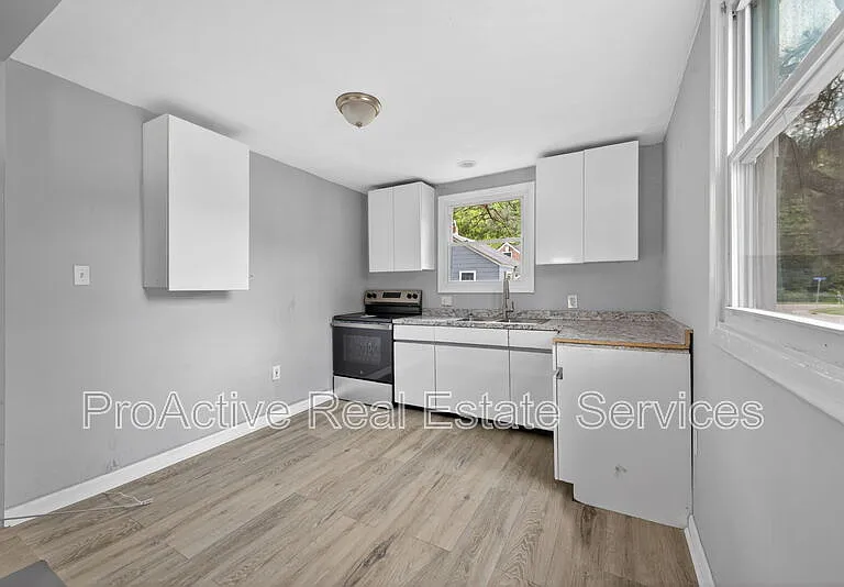 900 Partridge Ave — Photo 8