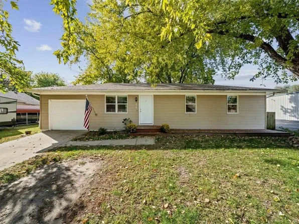 415 Main St, Linwood, KS 66052