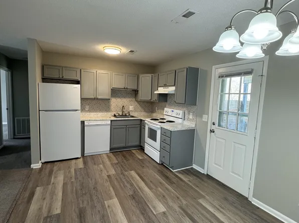 84 Parkview Pl NW #C-8, Shallotte, NC 28470