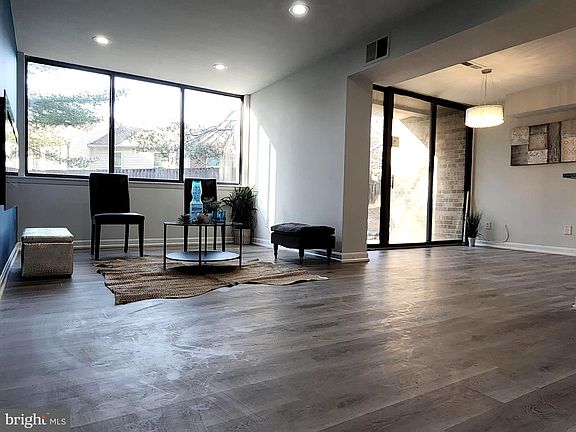5th image of 525 N Armistead St APT T2