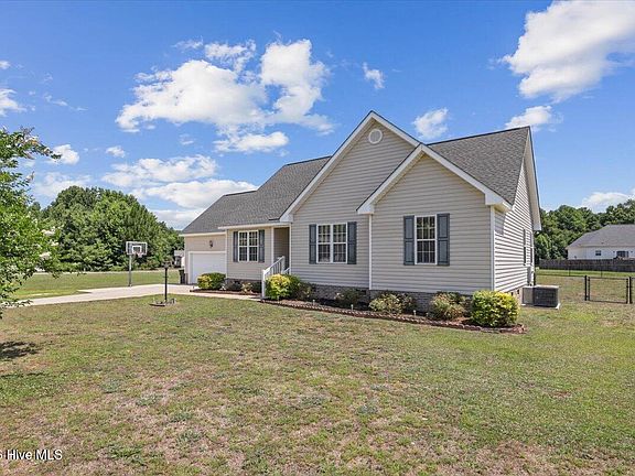 4th image of 223 Sunridge Lane