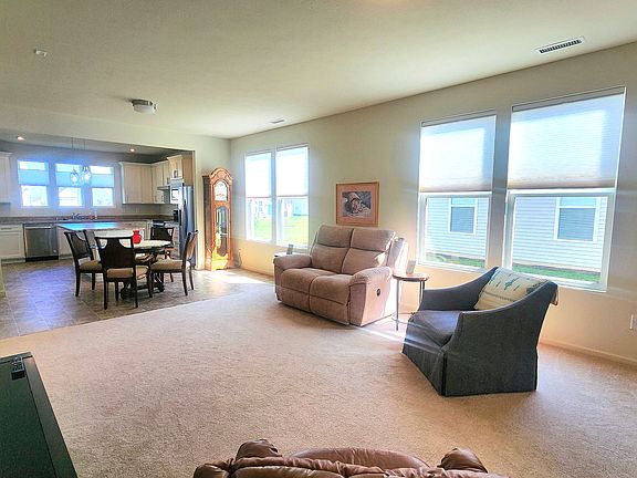 4th image of 4847 Lilac Dr