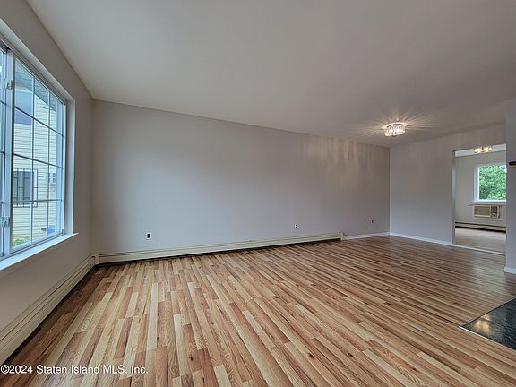2nd image of 275 Mosel Ave