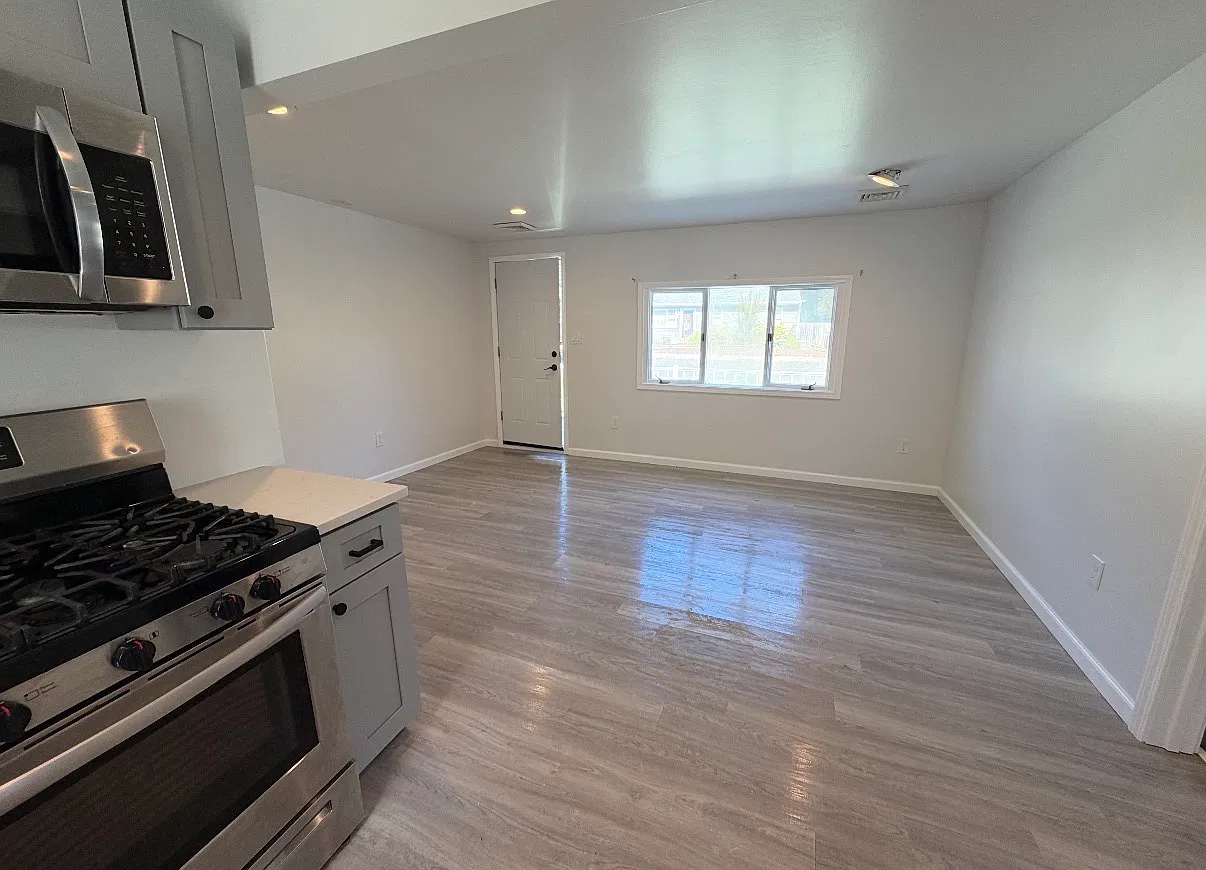 2 bed, $2,300 — Photo 4