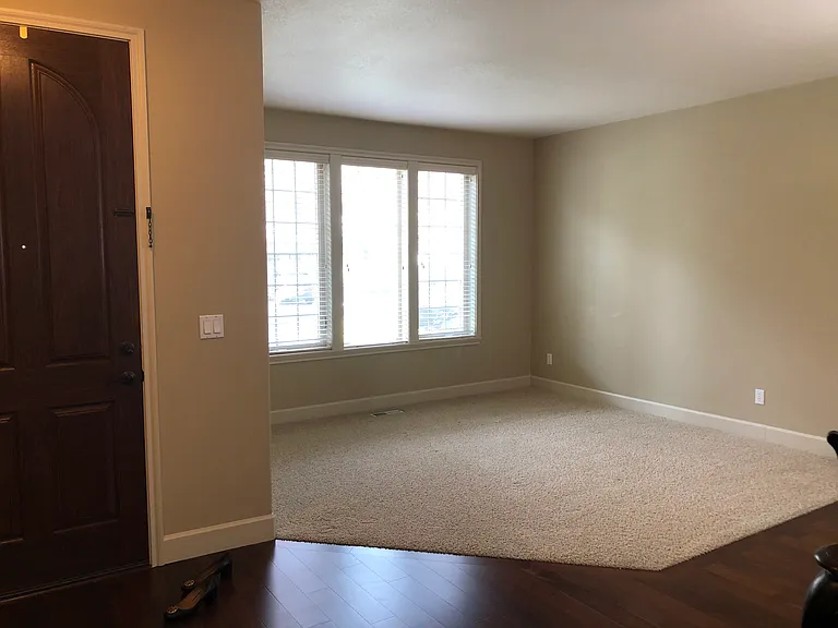1074 Meek Way — Photo 5