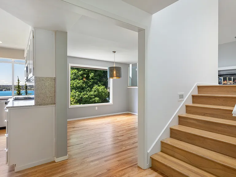 7705 W Mercer Way — Photo 10