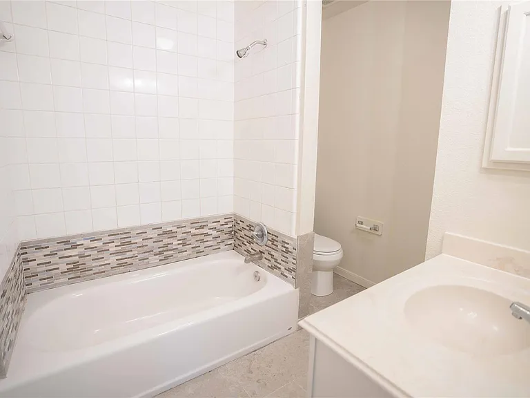 4027 Almond Lake Dr — Photo 19