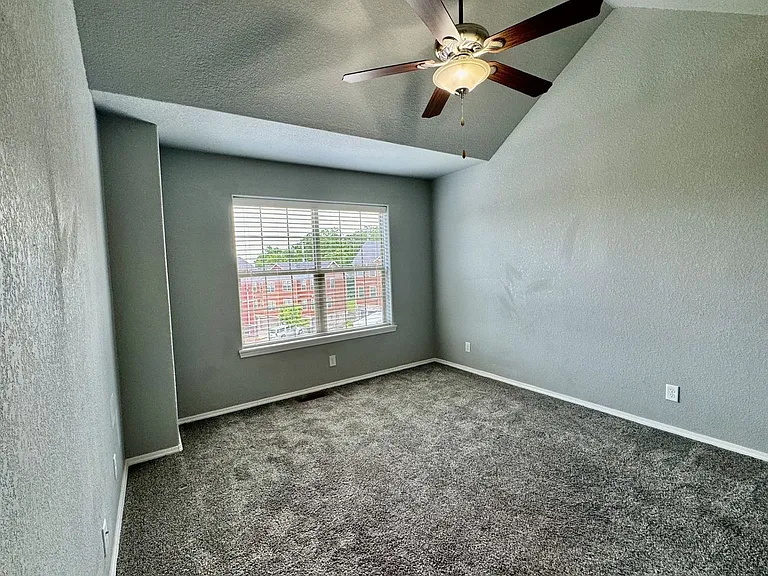 279 S Breakwater Ln — Photo 8