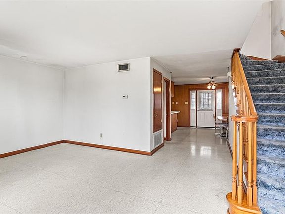 2nd image of 2112 N Arnoult Rd