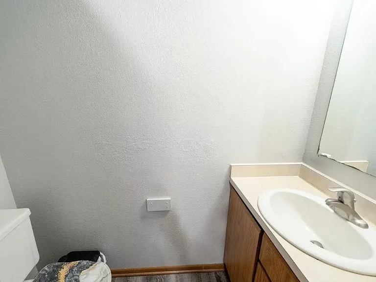 451 Lincoln Ave — Photo 3