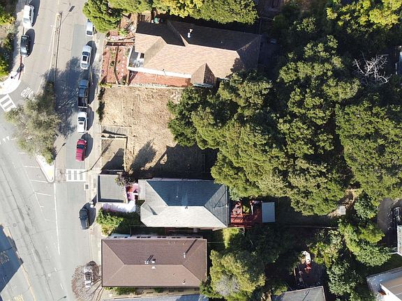 3rd image of 176 Orange St