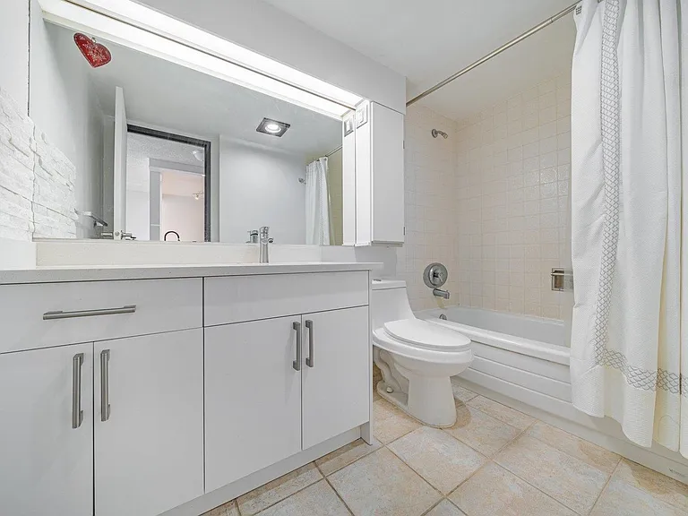 2004 Fullerton Ave #1506 — Photo 4