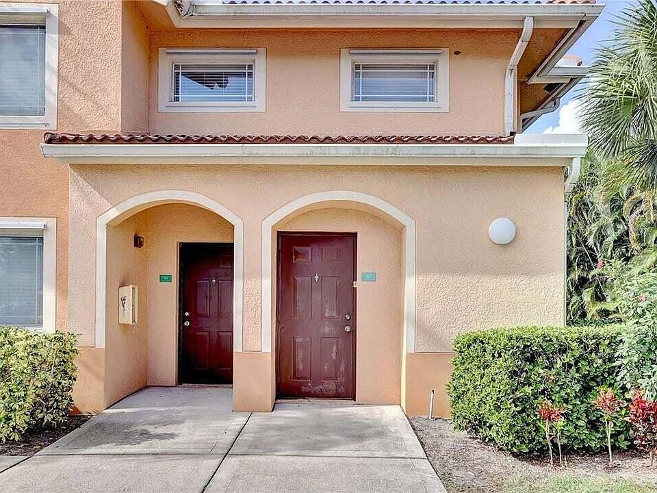 1st image of 231 SW Palm Dr APT 207