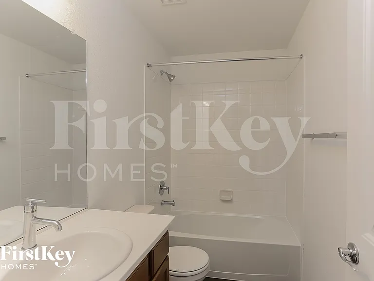 10249 Luneth Dr — Photo 13
