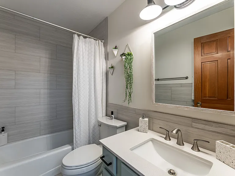 1712 W Olive St #50 — Photo 29