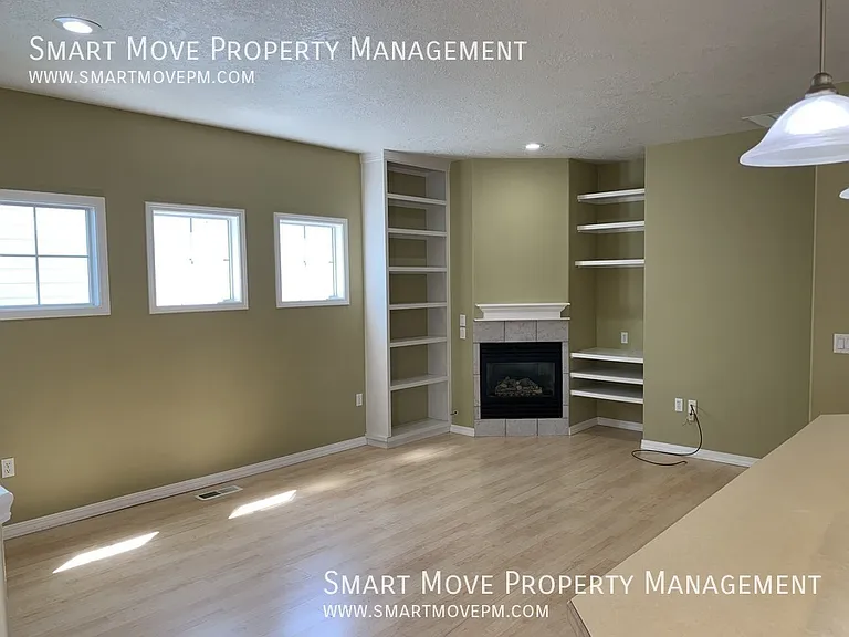 377 W Hale St — Photo 15