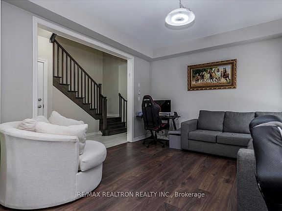 4th image of 207 Cubitt St