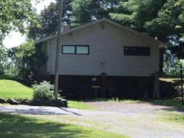 1 Seaforth Rd, Troy, NY 12180