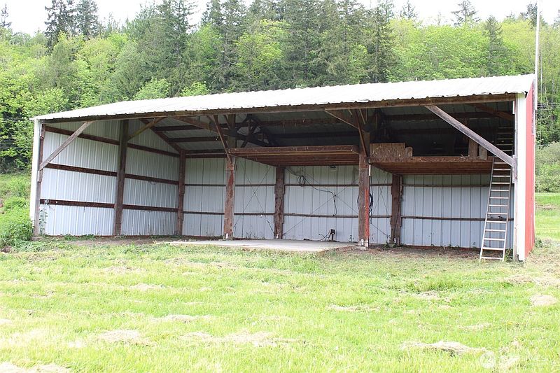 5th image of 2600 Center Valley Road