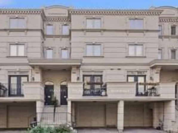 18 Espana Ln, Toronto, ON M2N 7K8