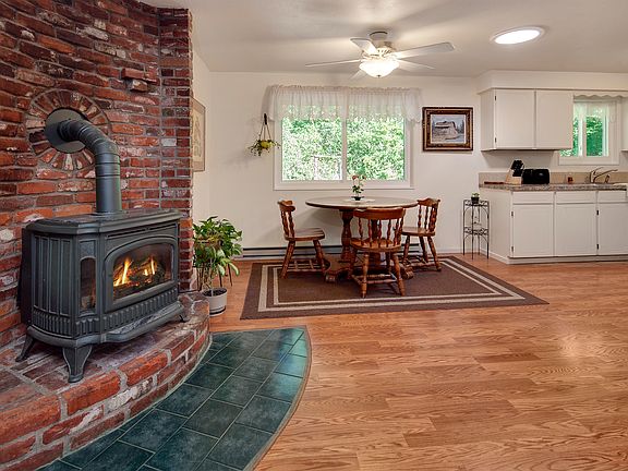 5th image of 6303 151st St NW