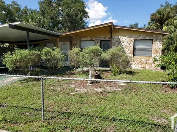 132 Academy Ave, Sanford, FL 32771