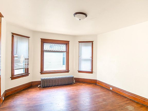 4th image of 4406 Sheridan ROAD