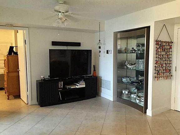 4th image of 1238 N Hillsboro Mile #105