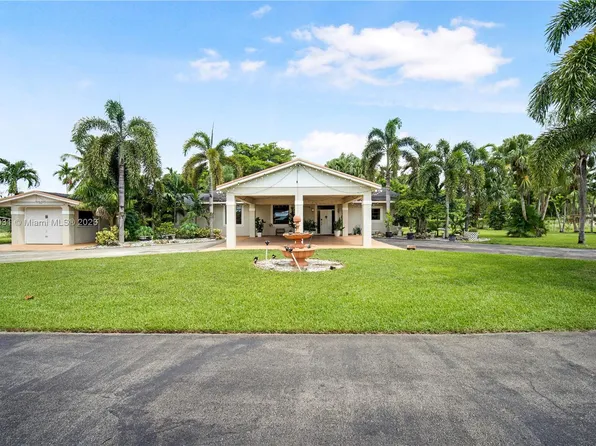 18475 SW 206th St, Miami, FL 33187