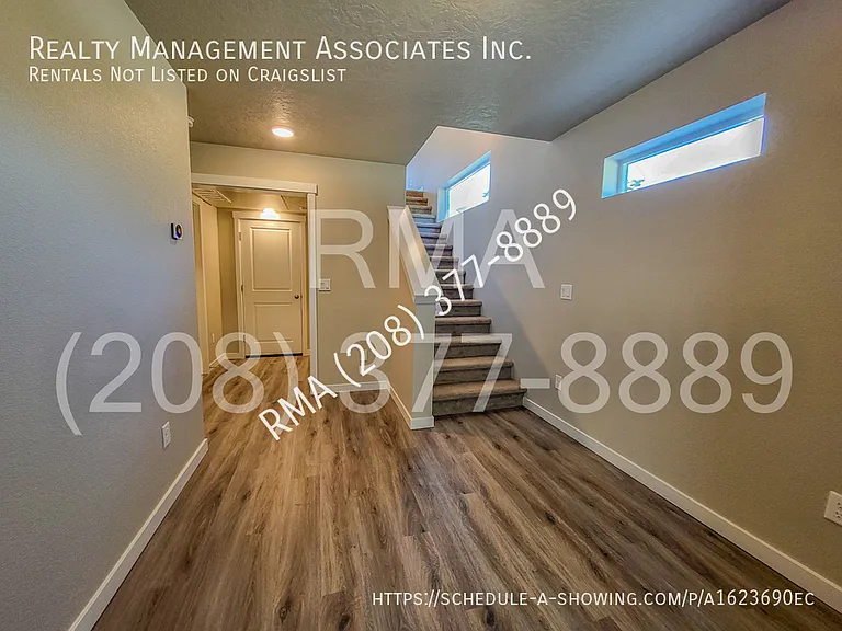 3132 N Network Ln — Photo 2