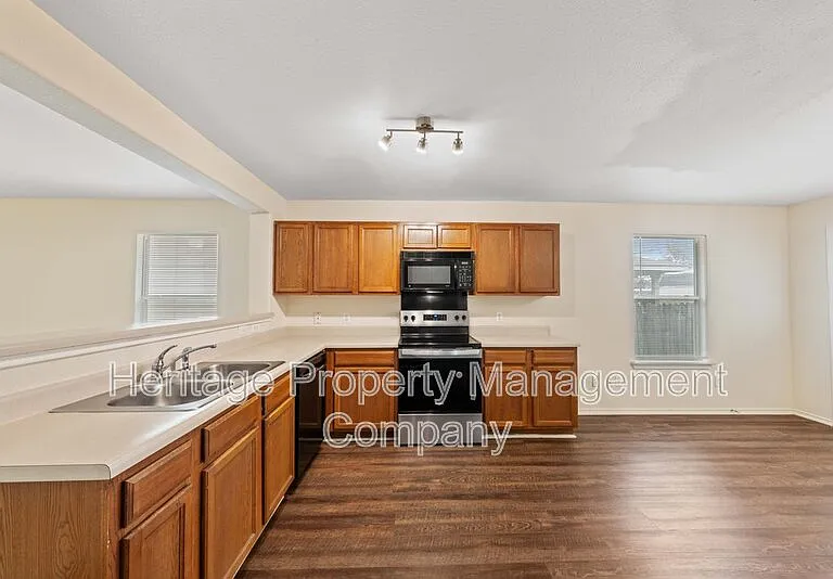 6402 Candleview Ct — Photo 11